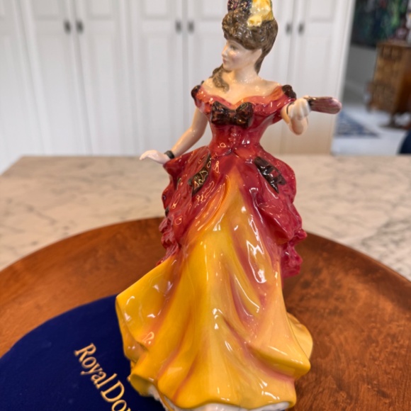 Belle Royal Doulton Figurine of the Year for 1996 HN 3707. Limited Edition. - Picture 7 of 9